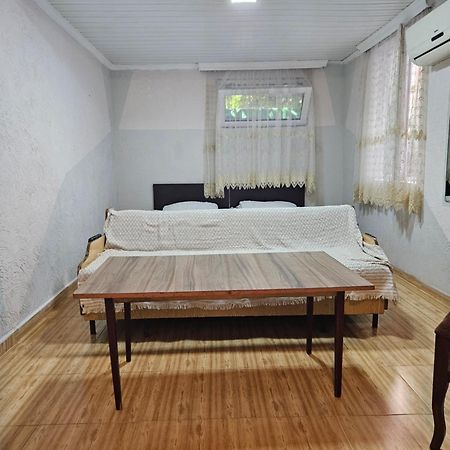 Guest House 2 Floor บาทูมิ ภายนอก รูปภาพ