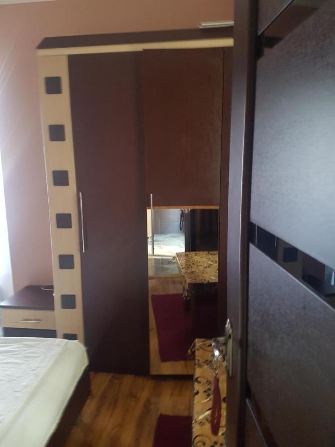 Guest House 2 Floor บาทูมิ ภายนอก รูปภาพ