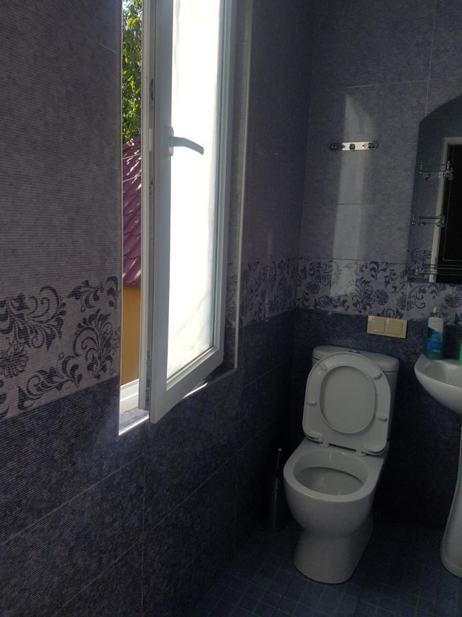 Guest House 2 Floor บาทูมิ ภายนอก รูปภาพ