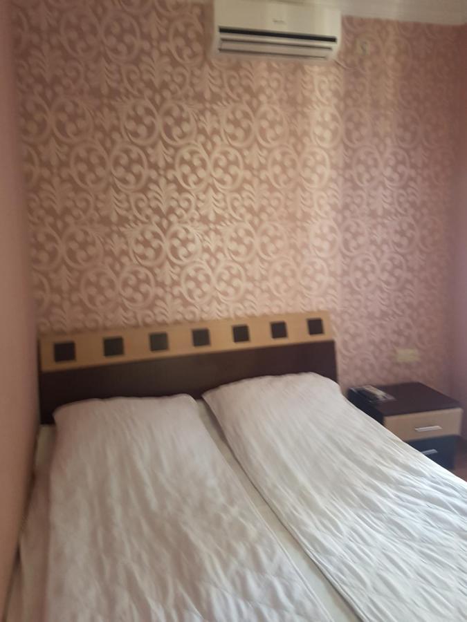 Guest House 2 Floor บาทูมิ ภายนอก รูปภาพ