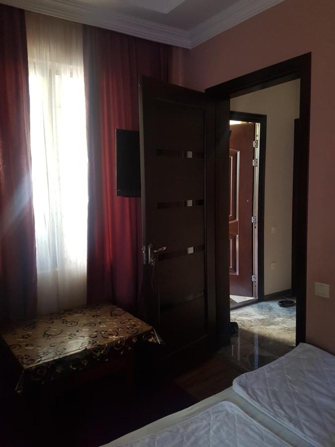 Guest House 2 Floor บาทูมิ ภายนอก รูปภาพ