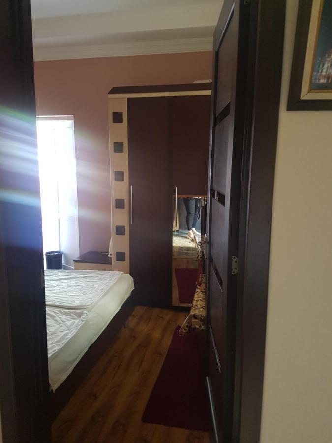 Guest House 2 Floor บาทูมิ ภายนอก รูปภาพ