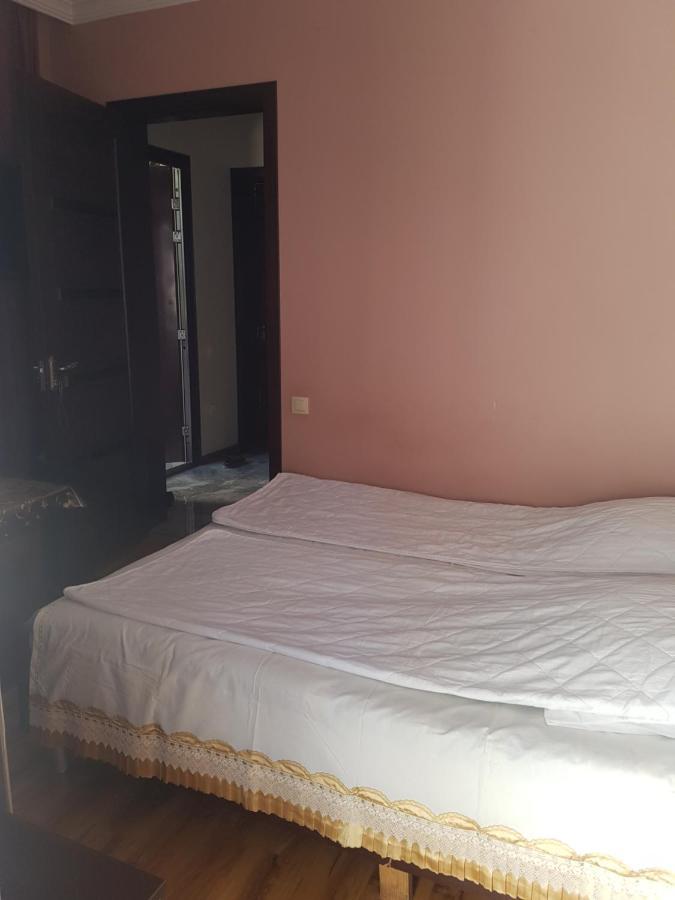 Guest House 2 Floor บาทูมิ ภายนอก รูปภาพ