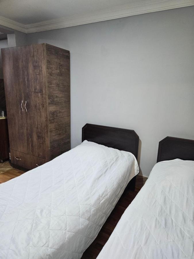 Guest House 2 Floor บาทูมิ ภายนอก รูปภาพ