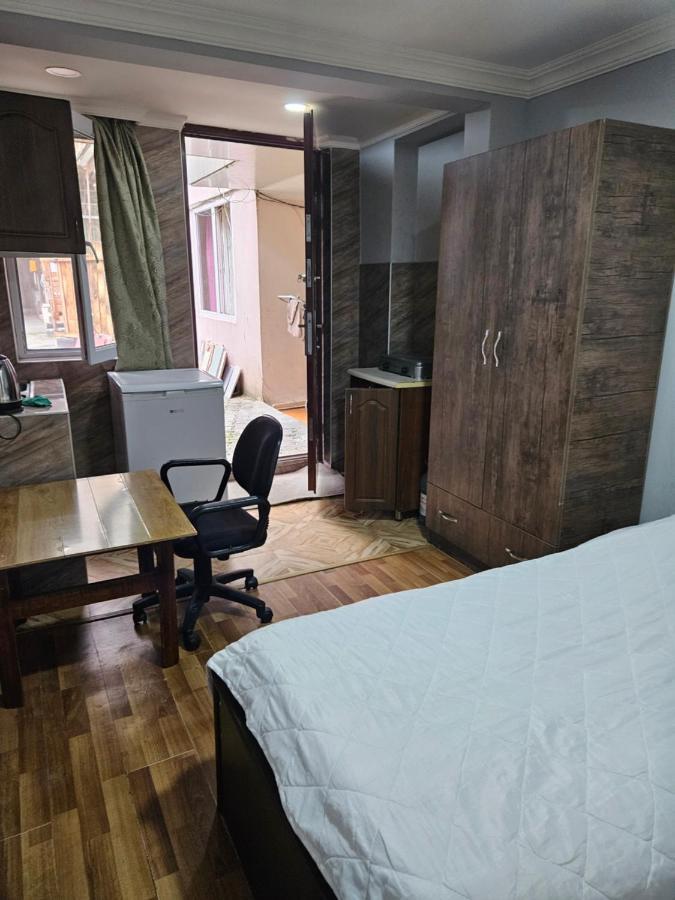Guest House 2 Floor บาทูมิ ภายนอก รูปภาพ
