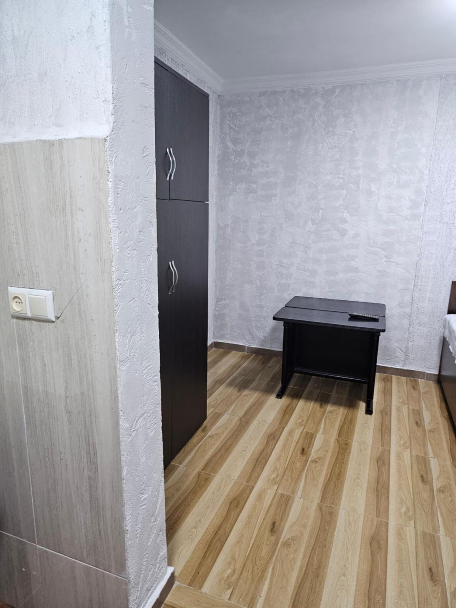 Guest House 2 Floor บาทูมิ ภายนอก รูปภาพ