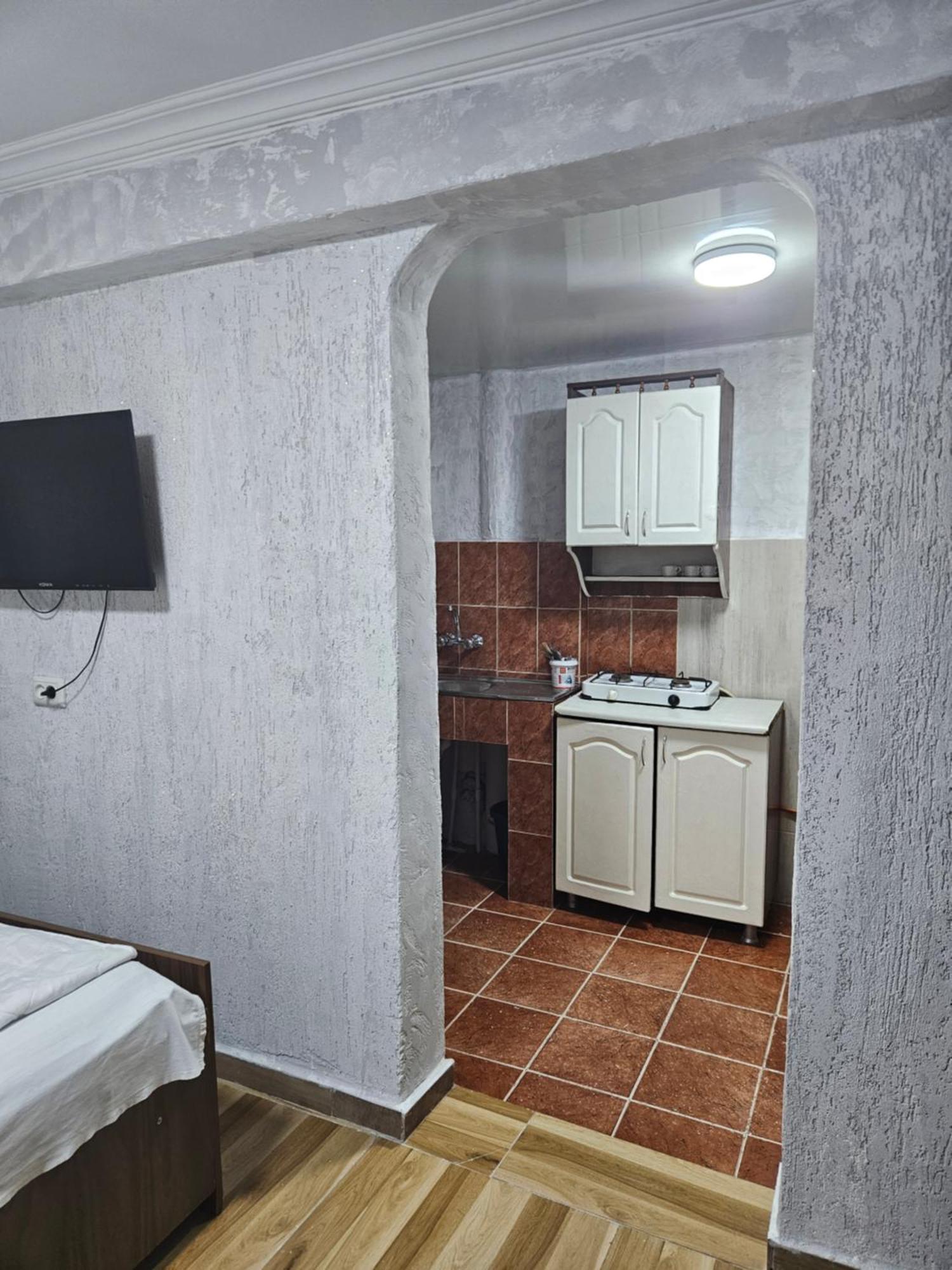 Guest House 2 Floor บาทูมิ ภายนอก รูปภาพ