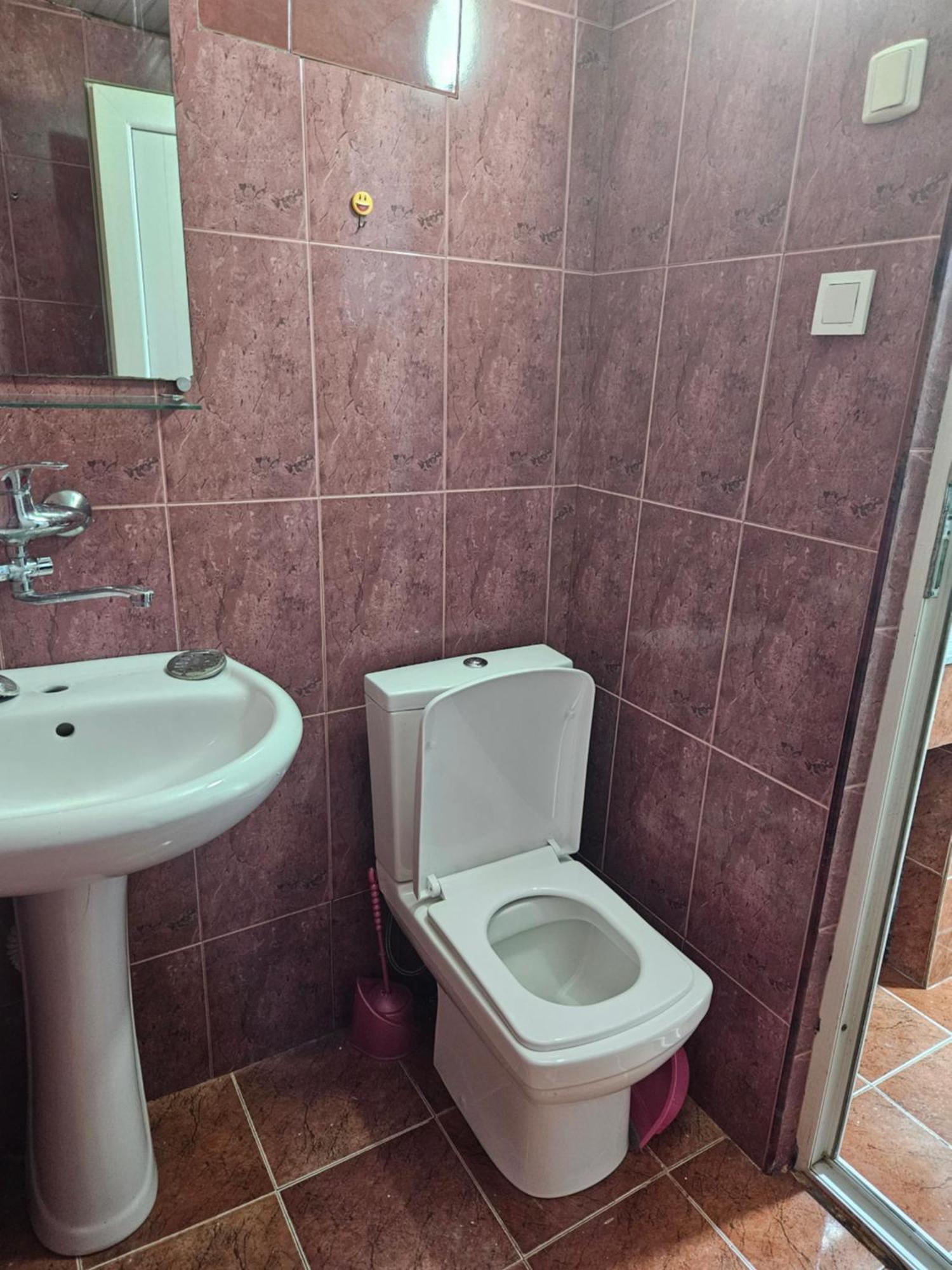 Guest House 2 Floor บาทูมิ ภายนอก รูปภาพ