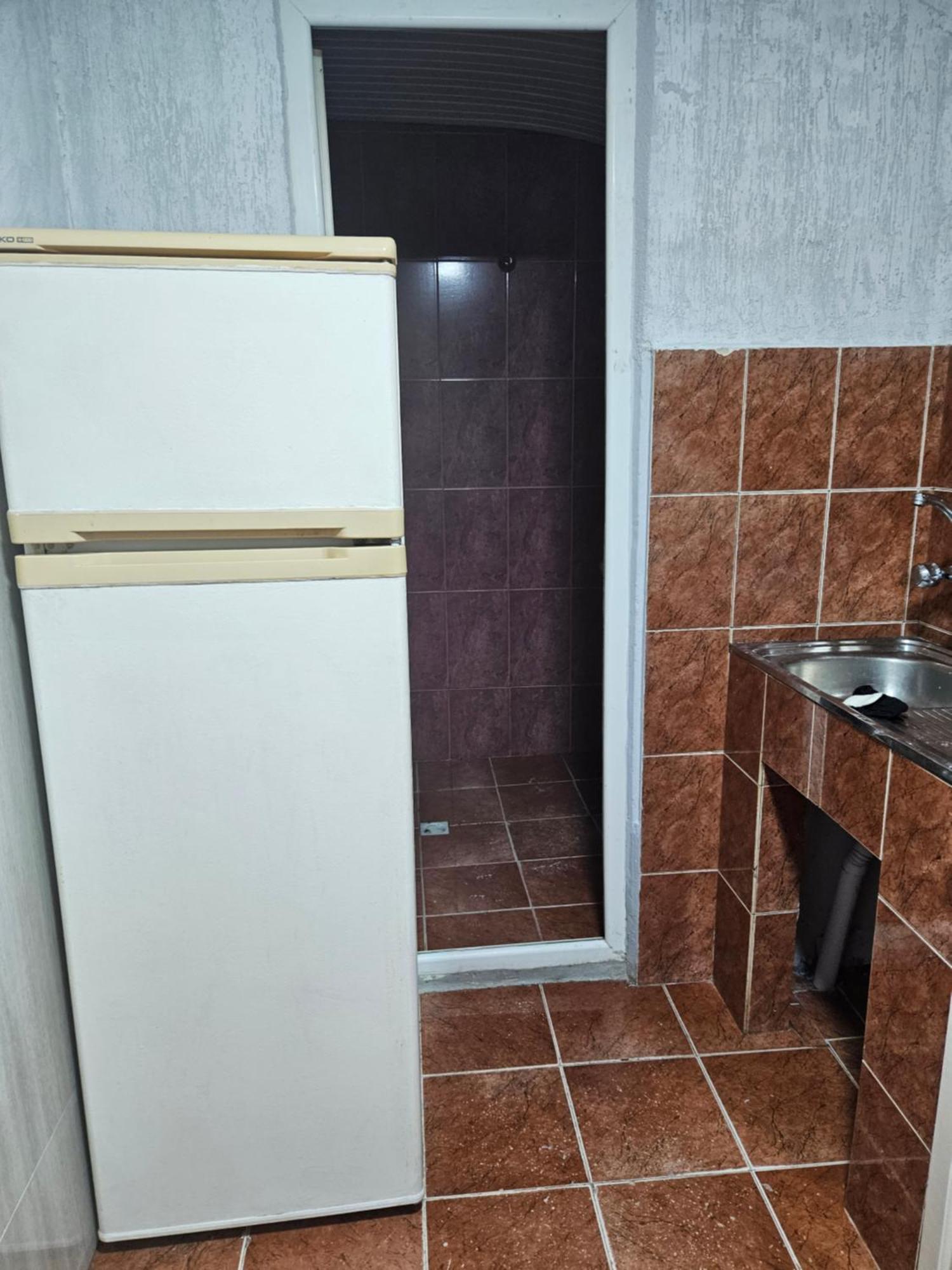 Guest House 2 Floor บาทูมิ ภายนอก รูปภาพ