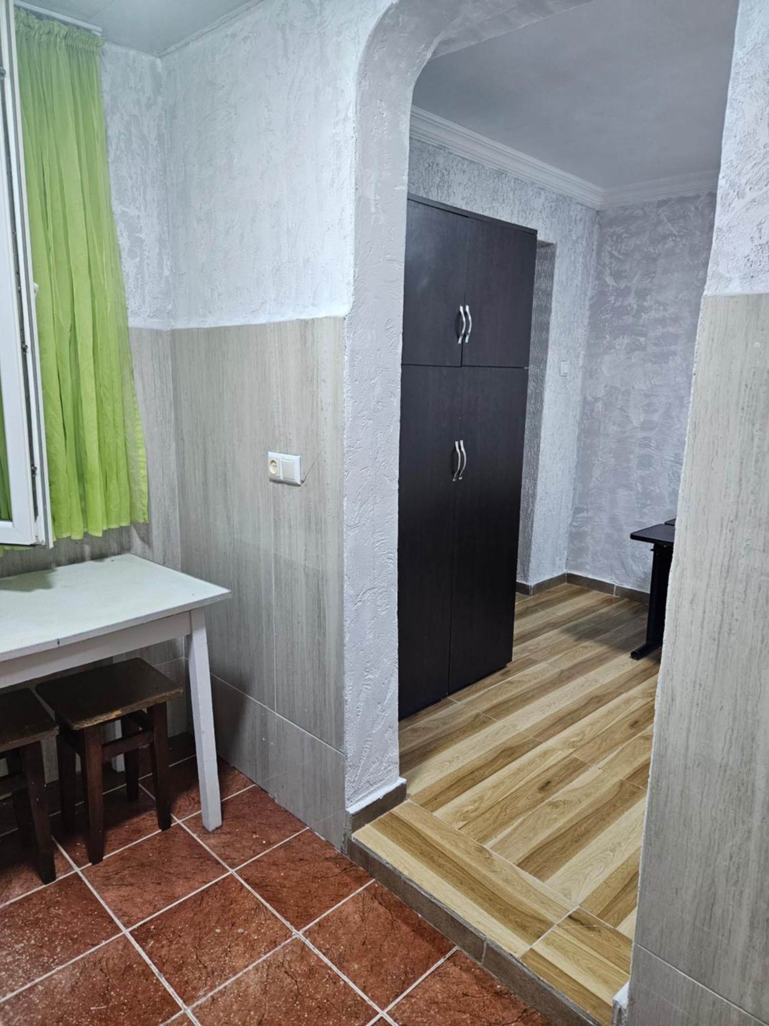 Guest House 2 Floor บาทูมิ ภายนอก รูปภาพ