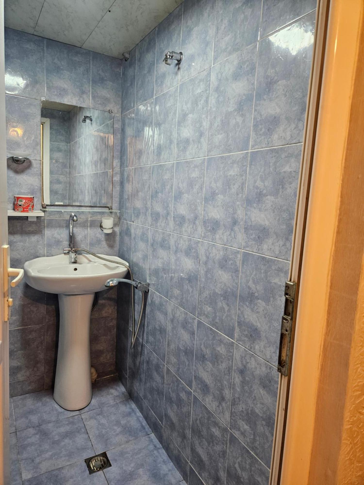 Guest House 2 Floor บาทูมิ ภายนอก รูปภาพ
