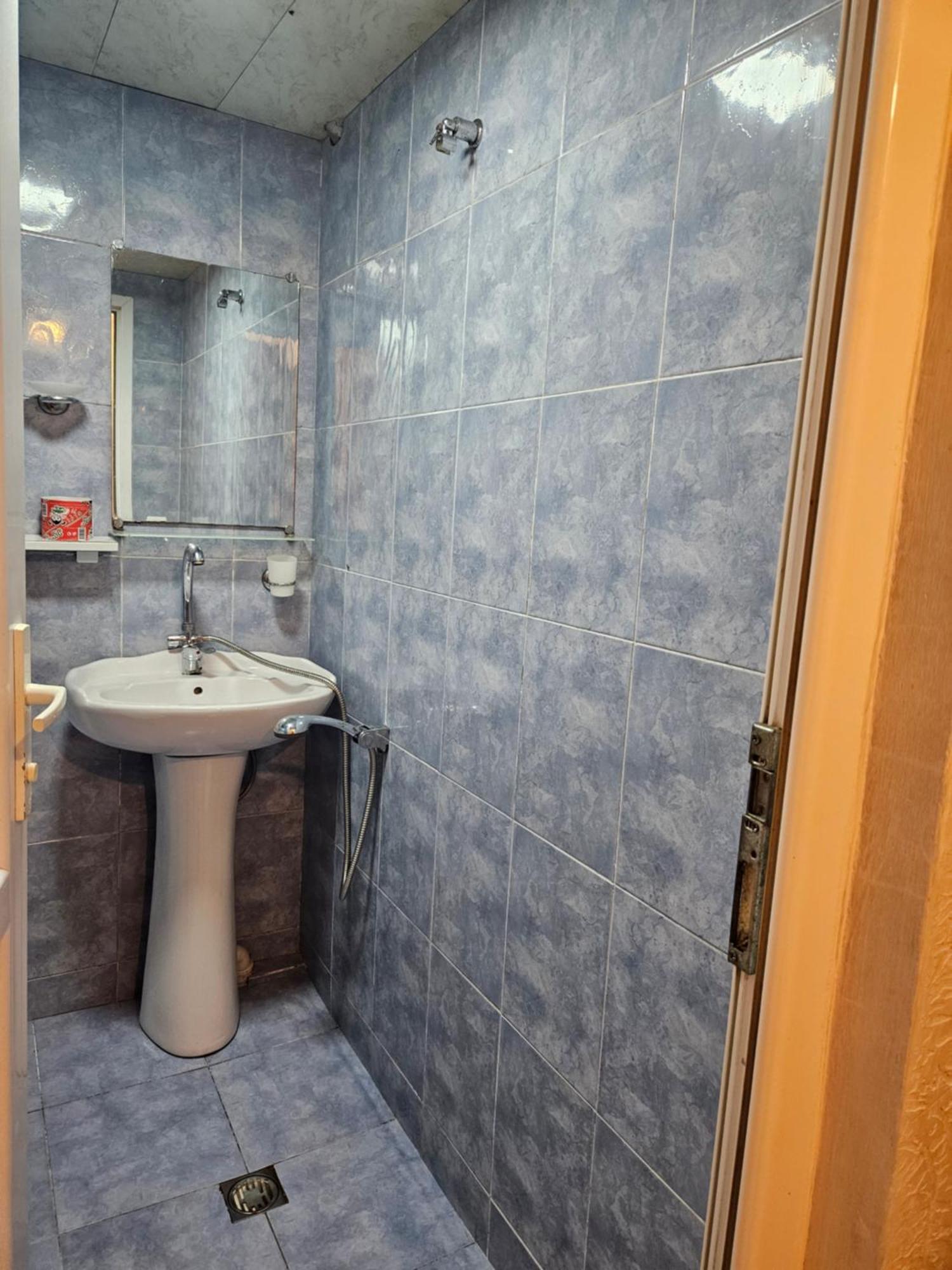 Guest House 2 Floor บาทูมิ ภายนอก รูปภาพ