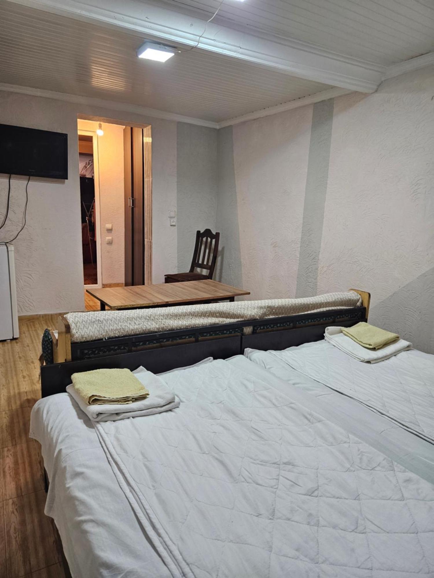 Guest House 2 Floor บาทูมิ ภายนอก รูปภาพ