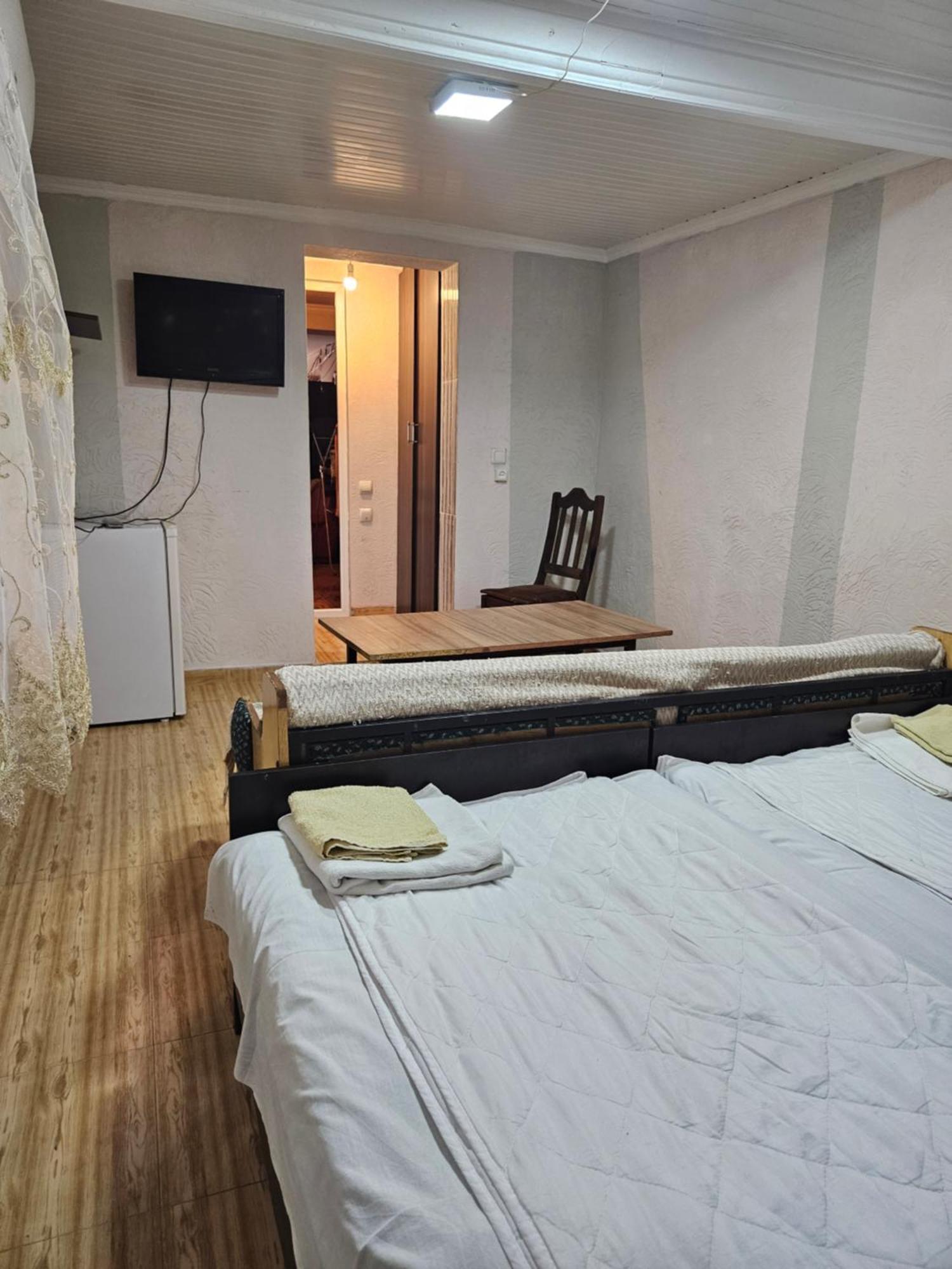 Guest House 2 Floor บาทูมิ ภายนอก รูปภาพ