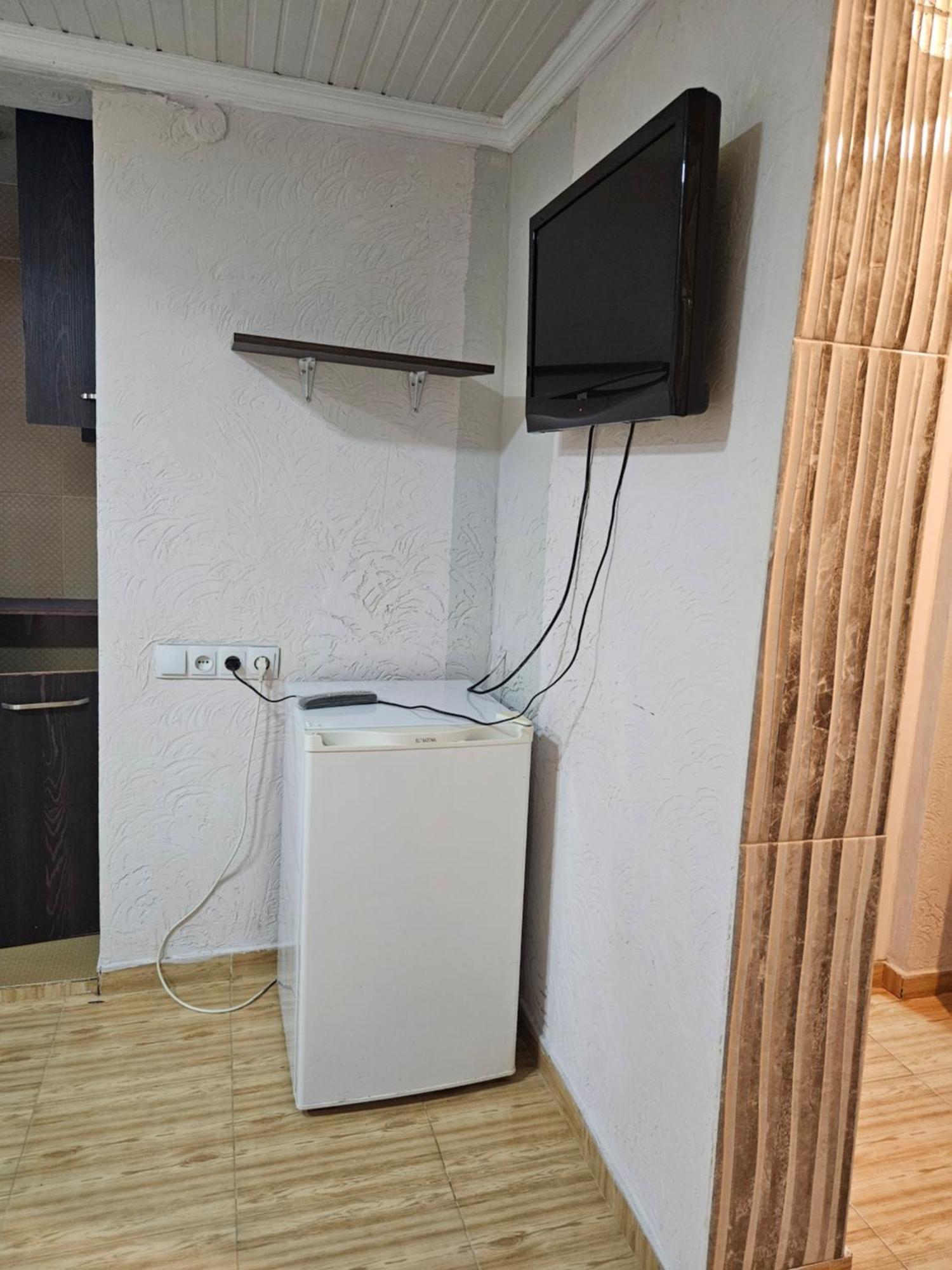 Guest House 2 Floor บาทูมิ ภายนอก รูปภาพ