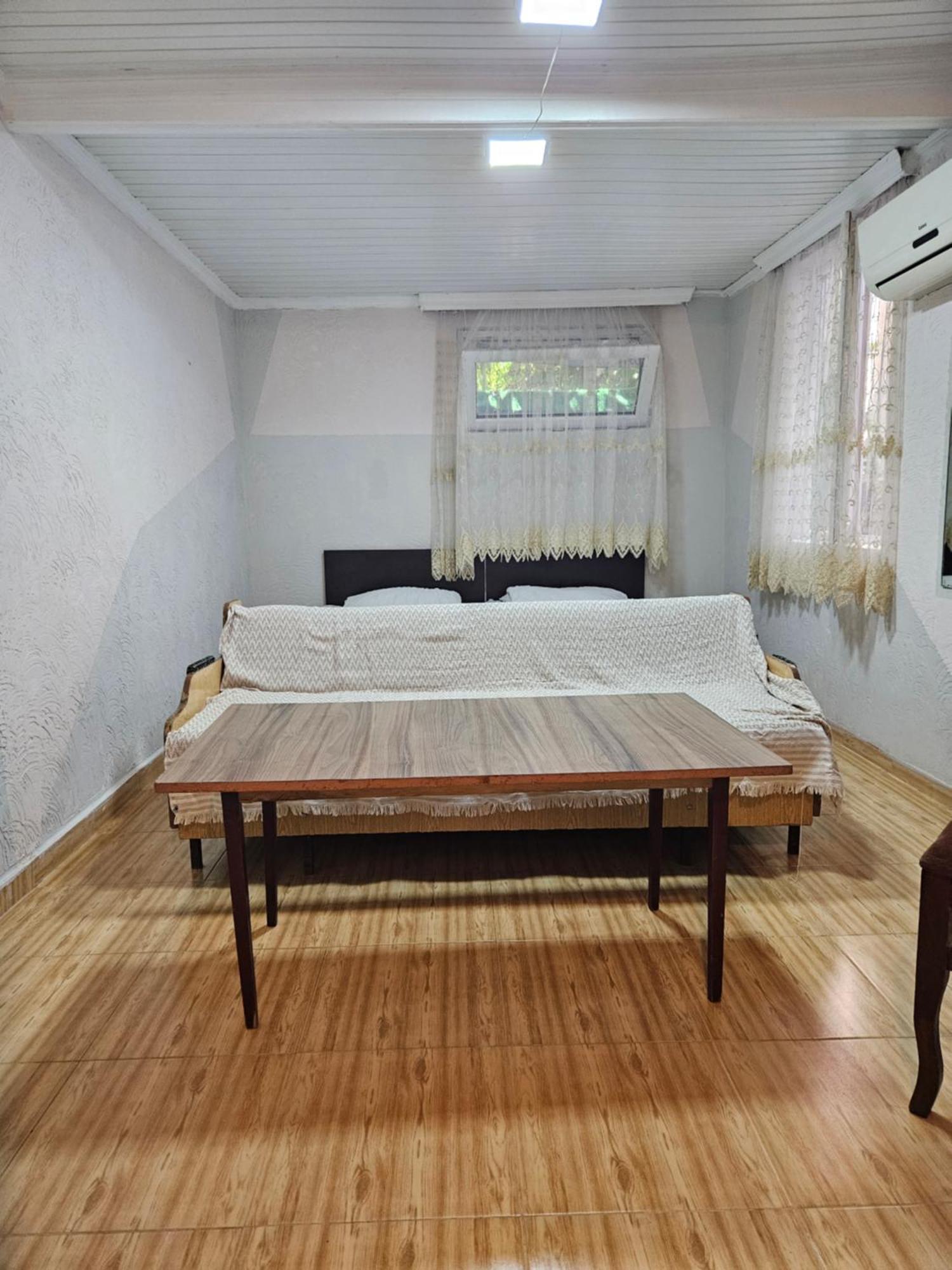 Guest House 2 Floor บาทูมิ ภายนอก รูปภาพ