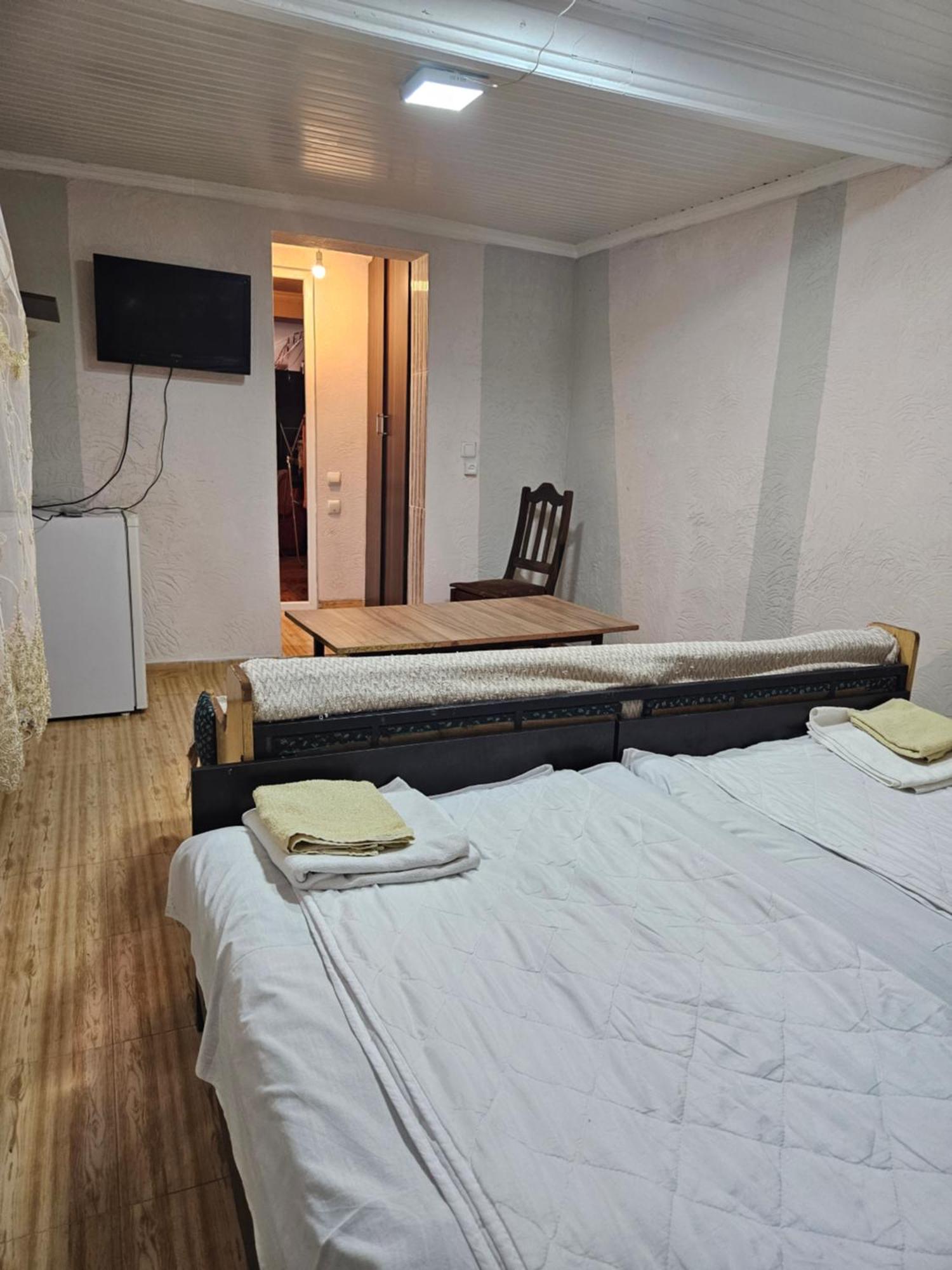 Guest House 2 Floor บาทูมิ ภายนอก รูปภาพ